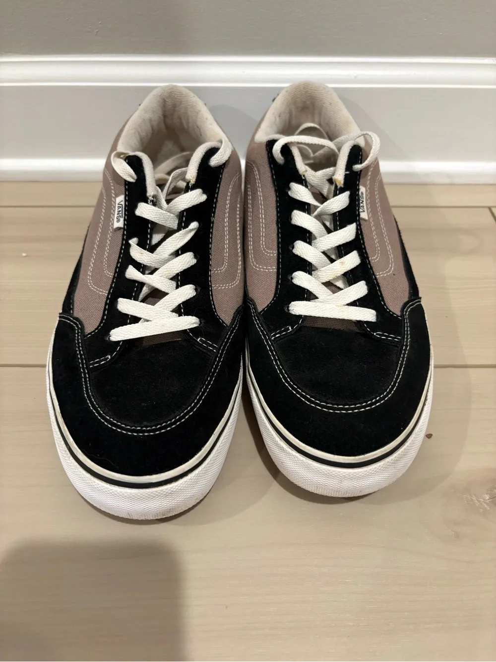 Vans Mens Old Skool Sneakers in Black and Taupe